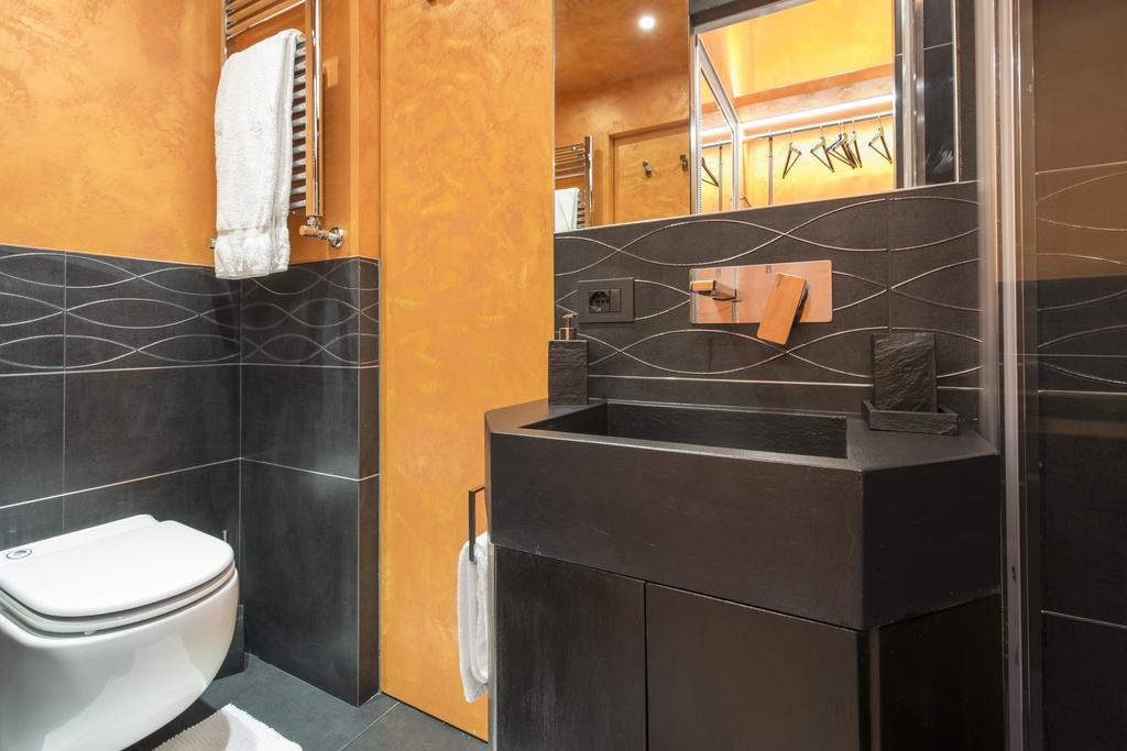 Apartment Bnbutler - Broletto 39 - A Few Steps To The Duomo And La Scala Mailand